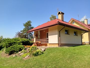 Domek letniskowy nad rzeką, w pobliżu plaży miejskiej i tężni