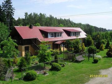 Pod Klonem Pokoje i Agroturystyka